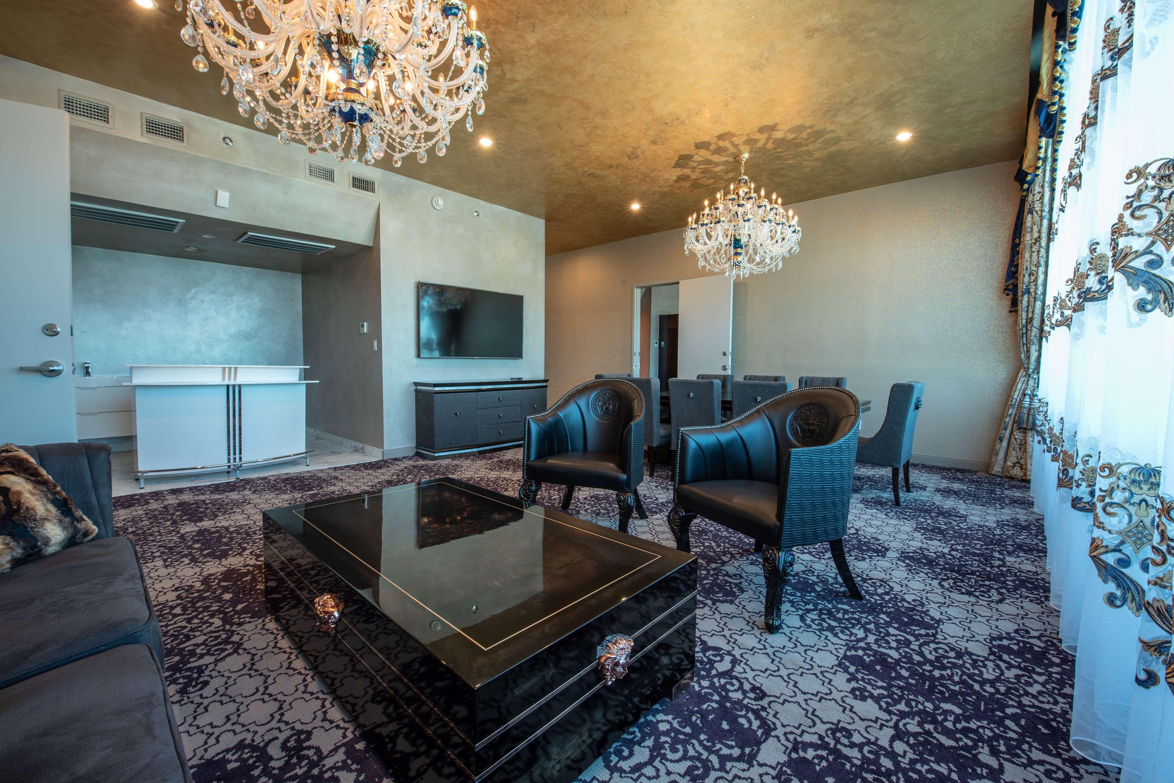 Doubletree By Hilton Brookhollow 4*