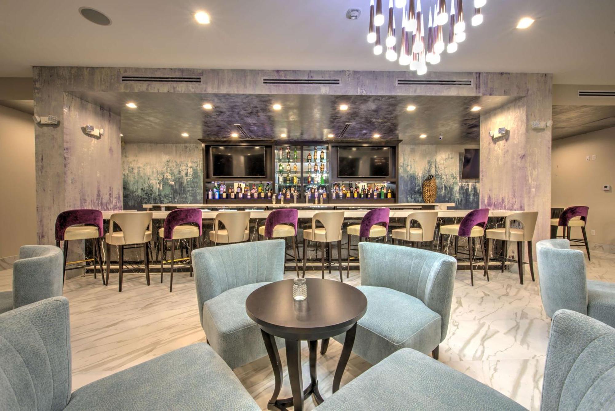 Doubletree By Hilton Brookhollow Hotel 4*