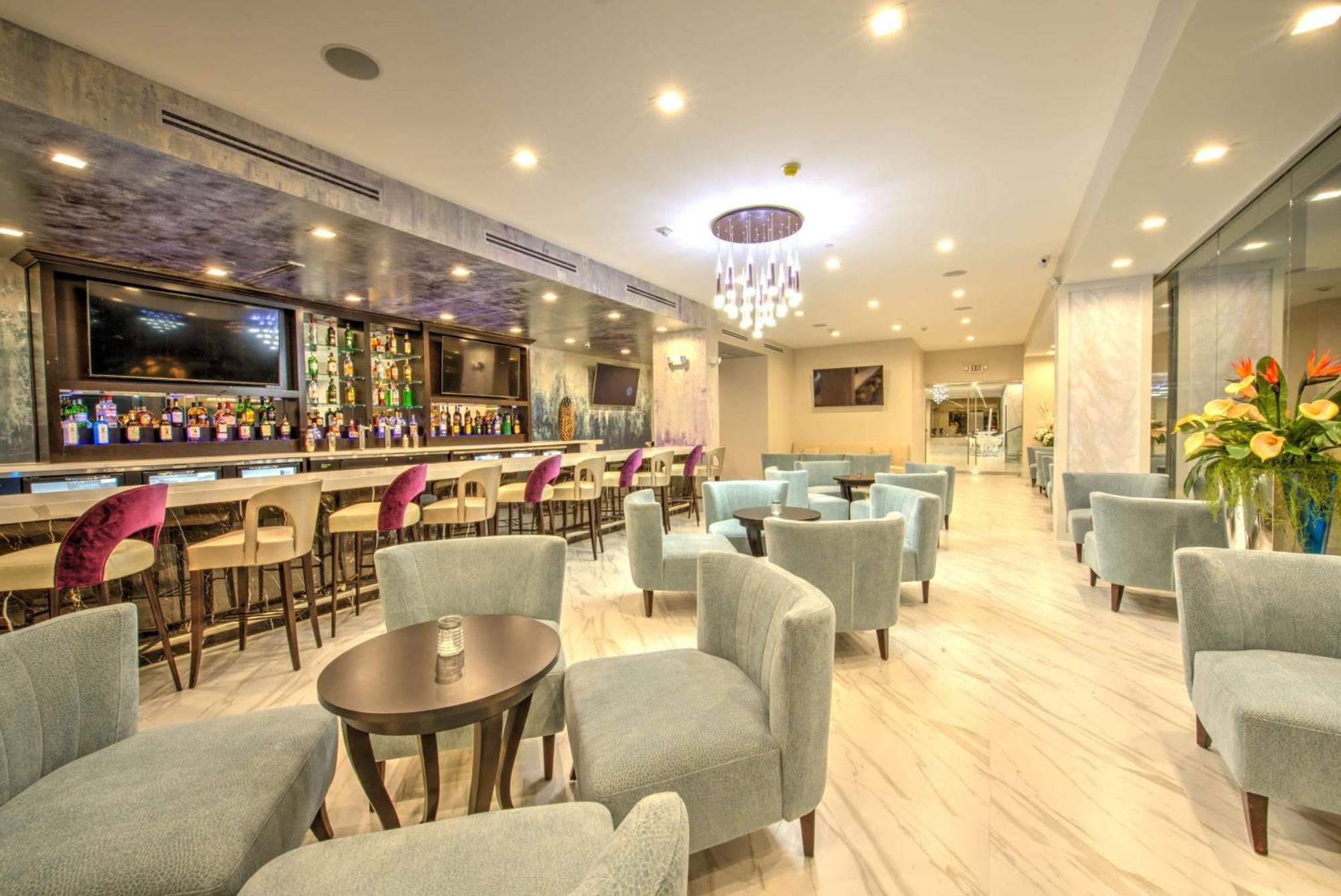 Doubletree By Hilton Brookhollow Hotel 4*