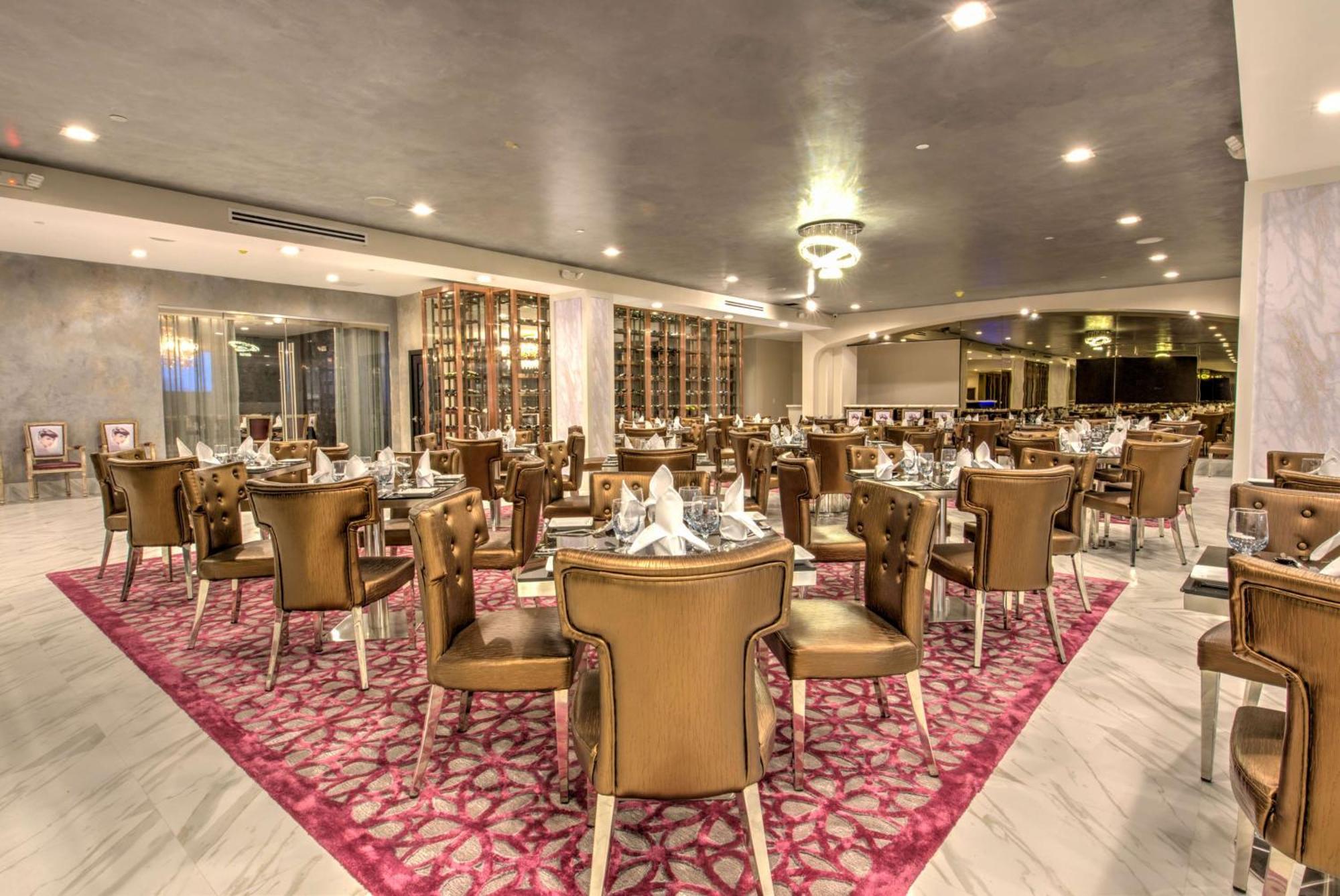 Doubletree By Hilton Brookhollow Hotel