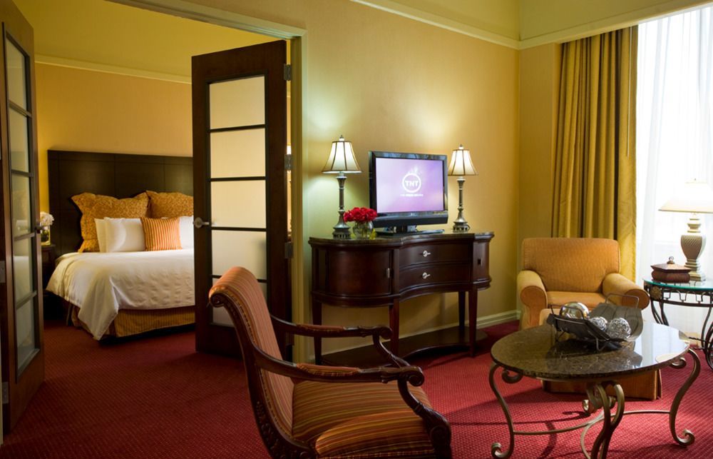 Doubletree By Hilton Brookhollow Hotel